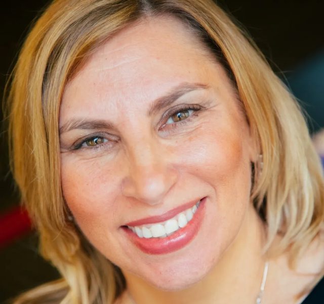 Headshot of Lisa Hendrickson smiling